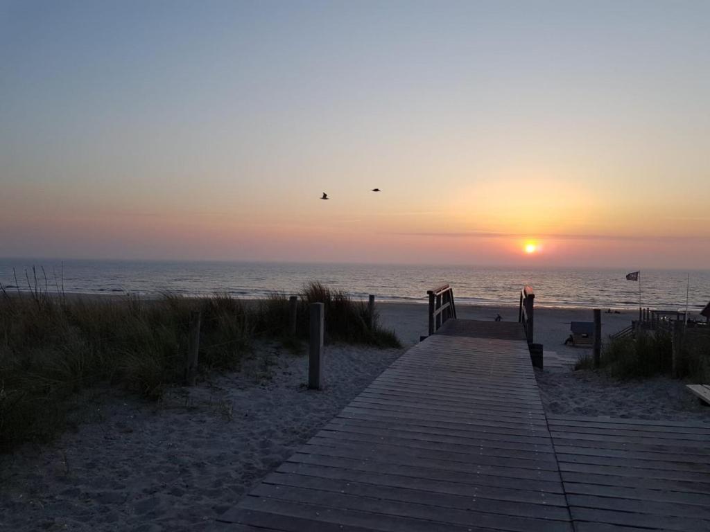 Strandhuis De Zon - Recreatiepark De Watersnip Petten Luaran gambar