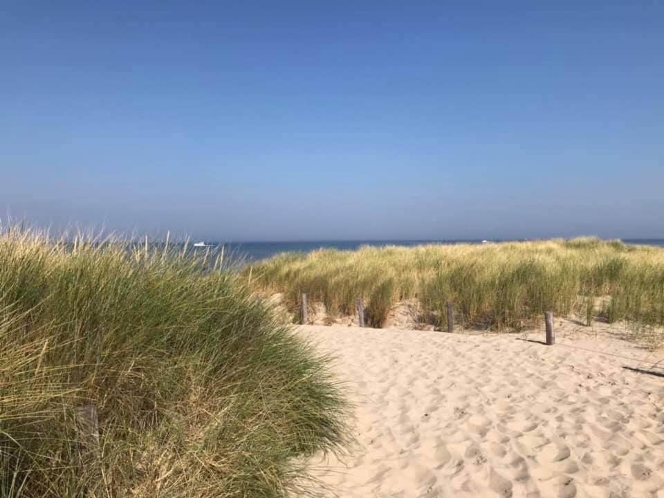Strandhuis De Zon - Recreatiepark De Watersnip Petten Luaran gambar